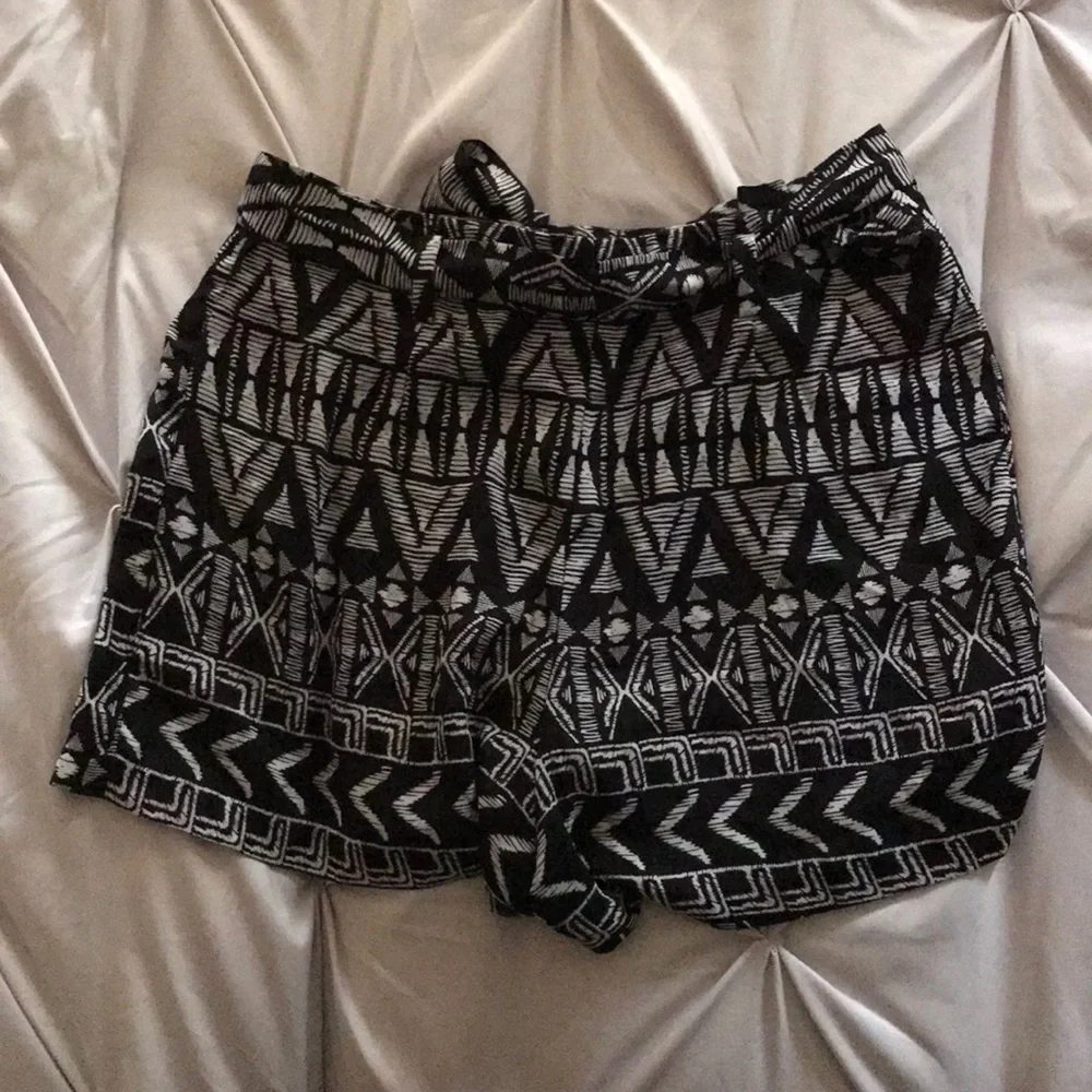 Monteau Shorts Size Large